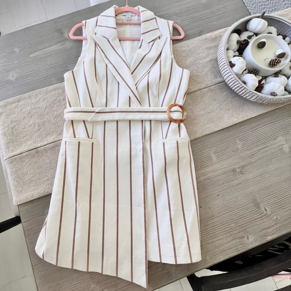 NWOT- Topshop- Belt Stripe Sleeveless Blazer- Size US 10 - Picture 2 of 10